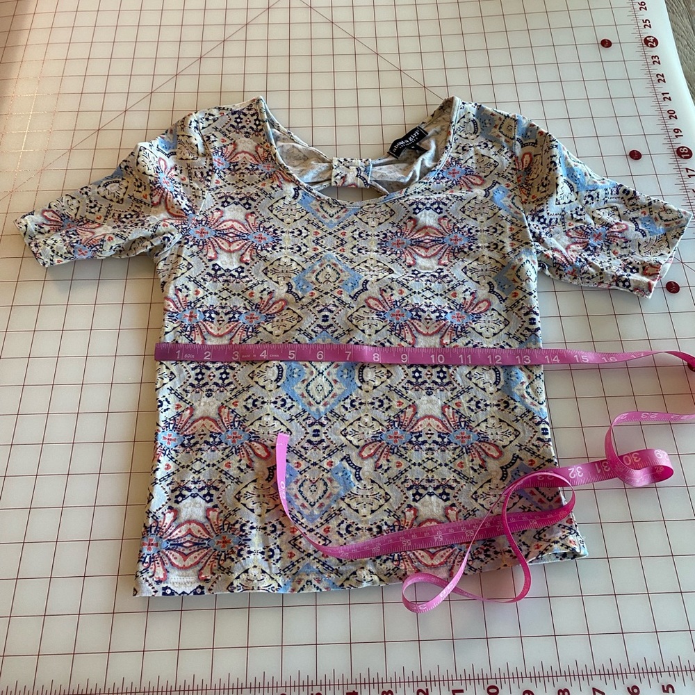 About A Girl Los Angeles size medium pastel colored paisley print bodycon - Picture 4 of 16